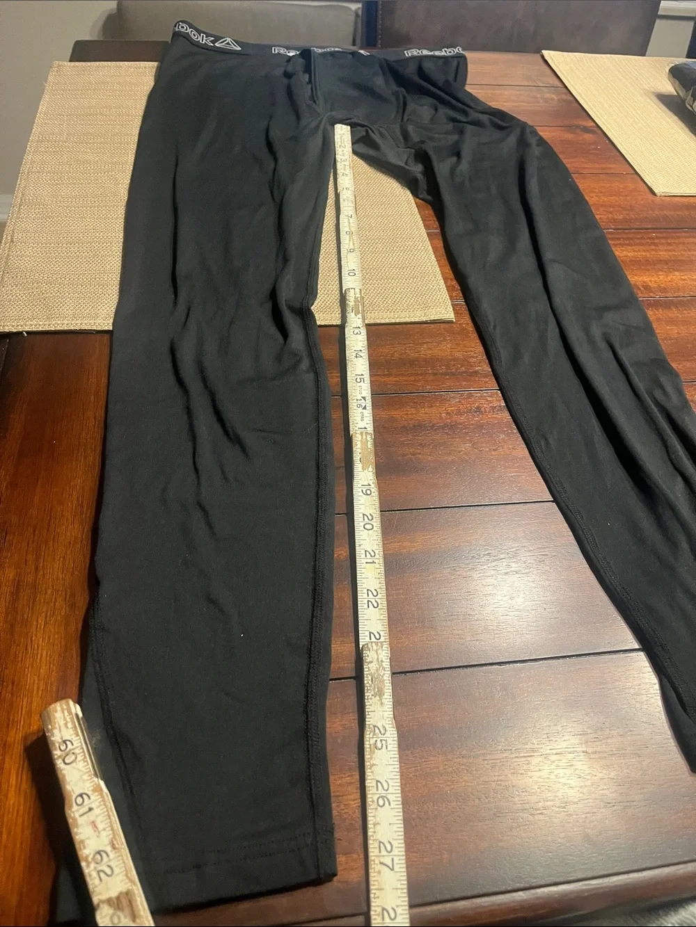 Item 81’.  Reebok Black Men's Compression Base Layer Tights long John’s large
